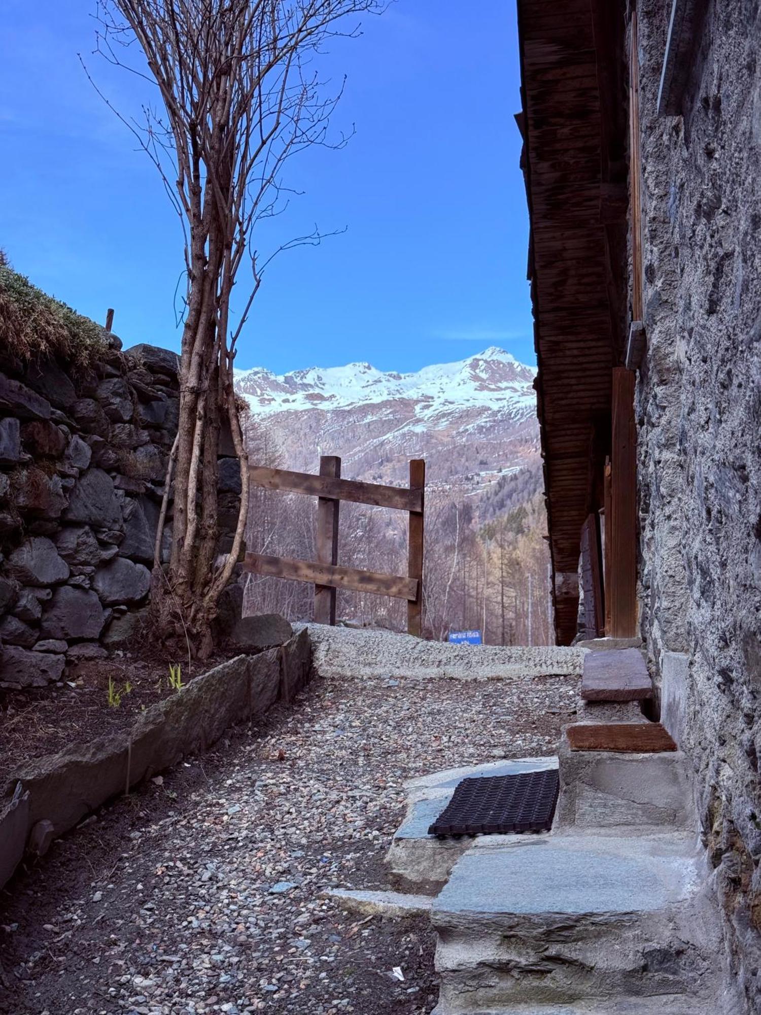 Casa Vacanze Nora Chamois Exterior foto