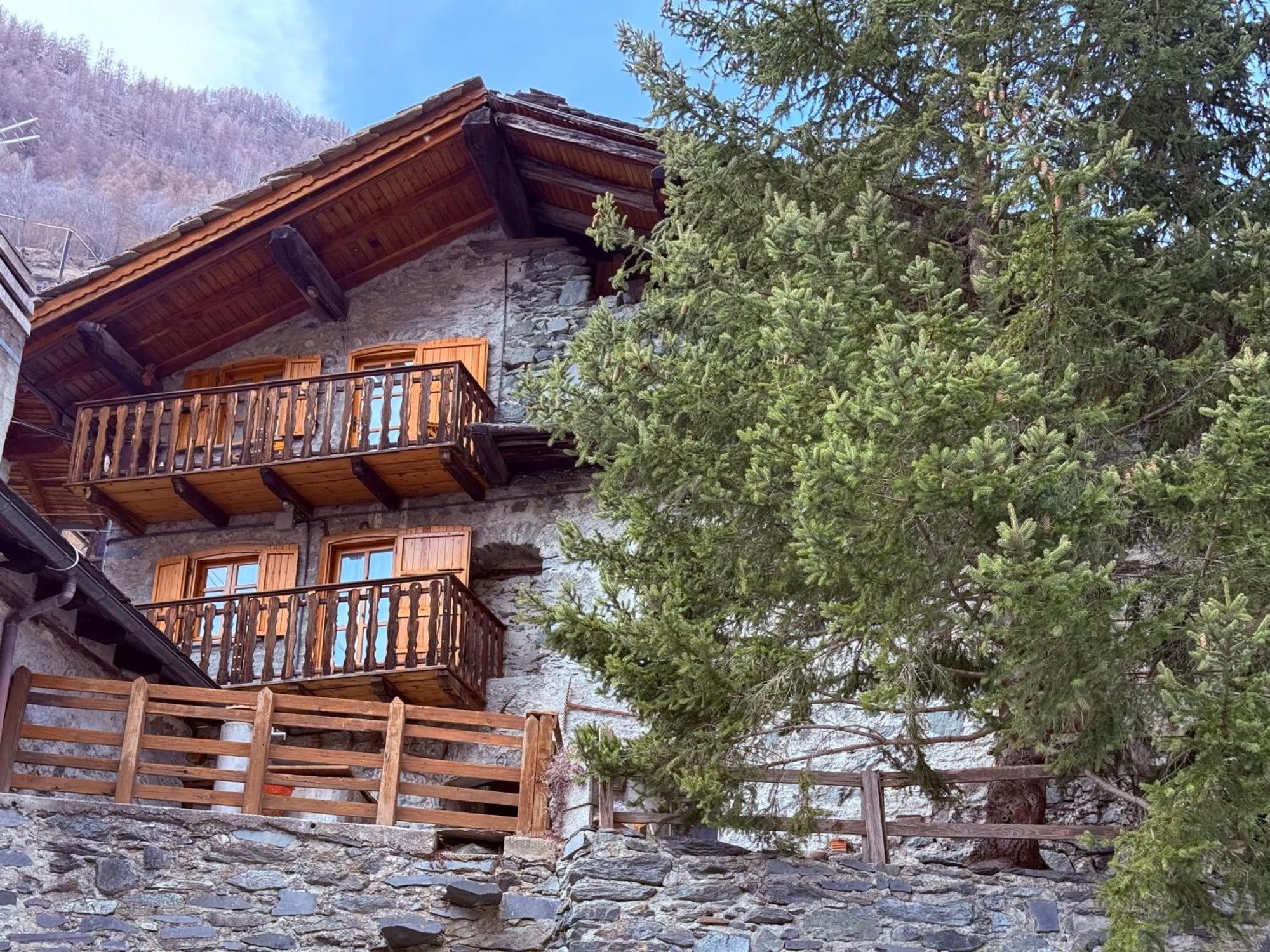 Casa Vacanze Nora Chamois Exterior foto